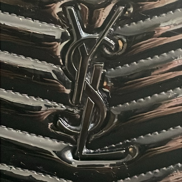 YSL Mini Lou Patent Leather Crossbody Bag - Picture 4 of 17